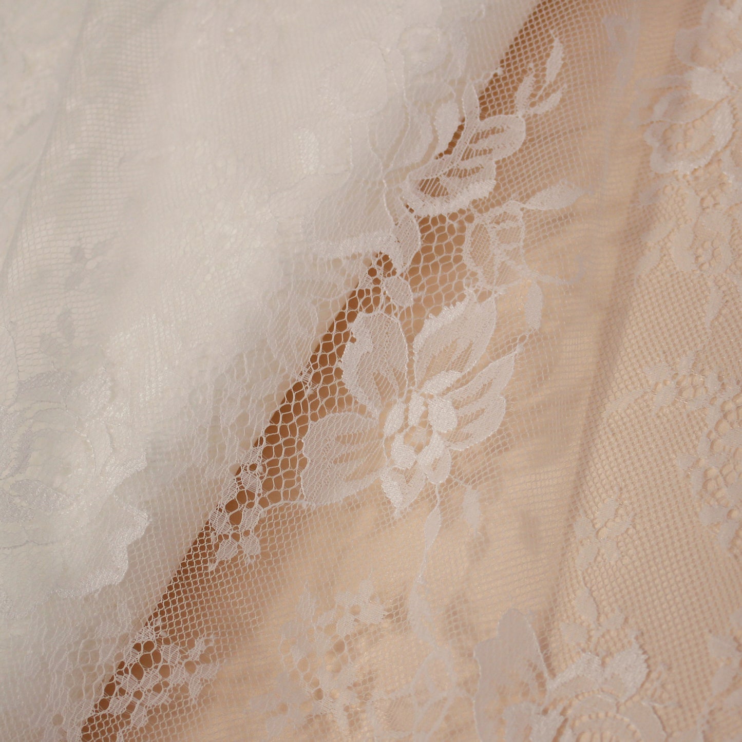 Double Border Chantilly Lace with Flowers (Available in 3m Pieces)