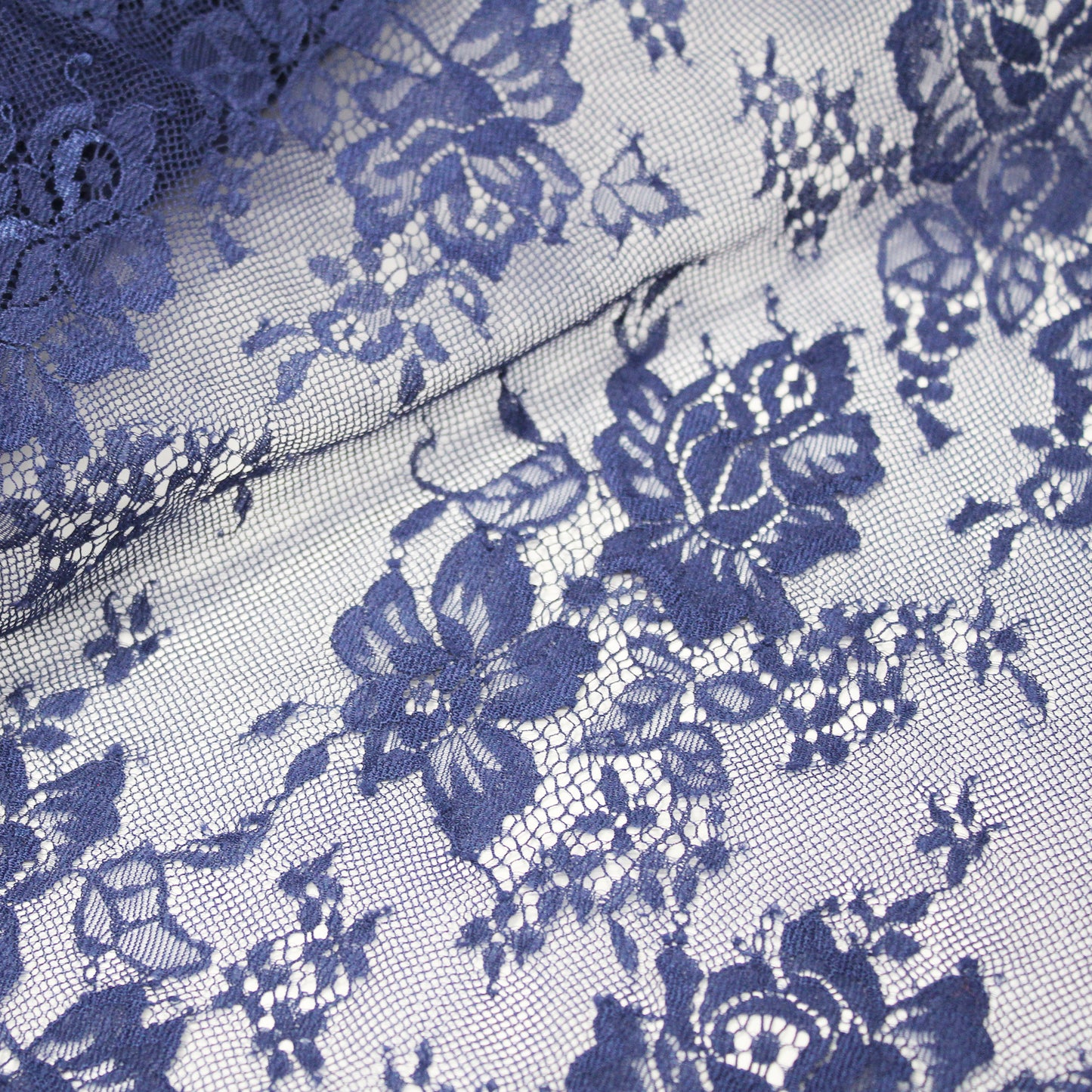 Double Border Chantilly Lace with Flowers (Available in 3m Pieces)