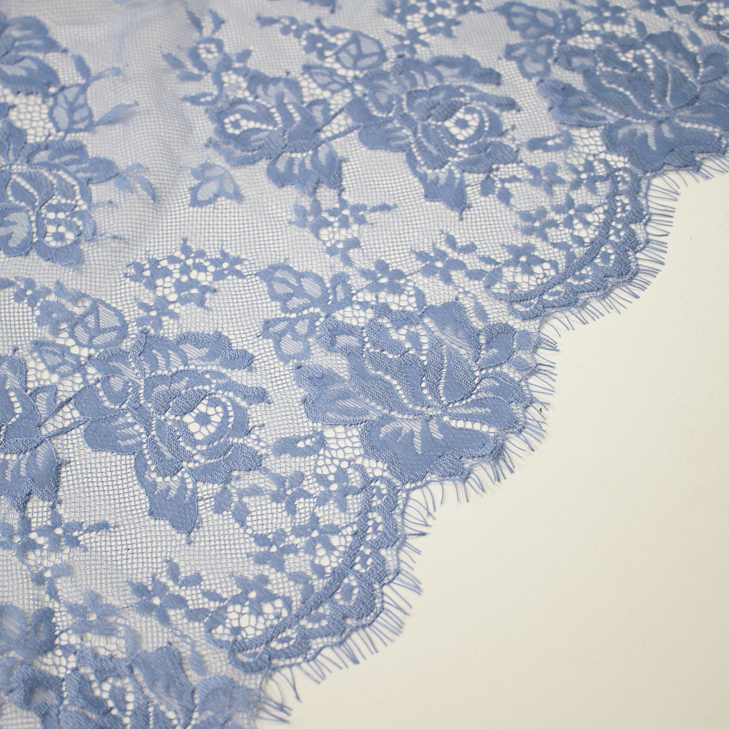 Double Border Chantilly Lace with Flowers (Available in 3m Pieces)