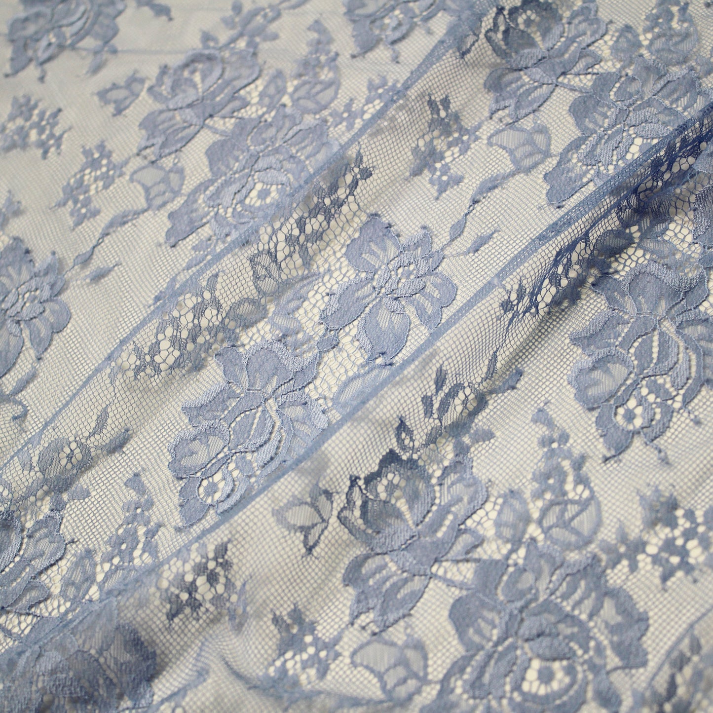 Double Border Chantilly Lace with Flowers (Available in 3m Pieces)