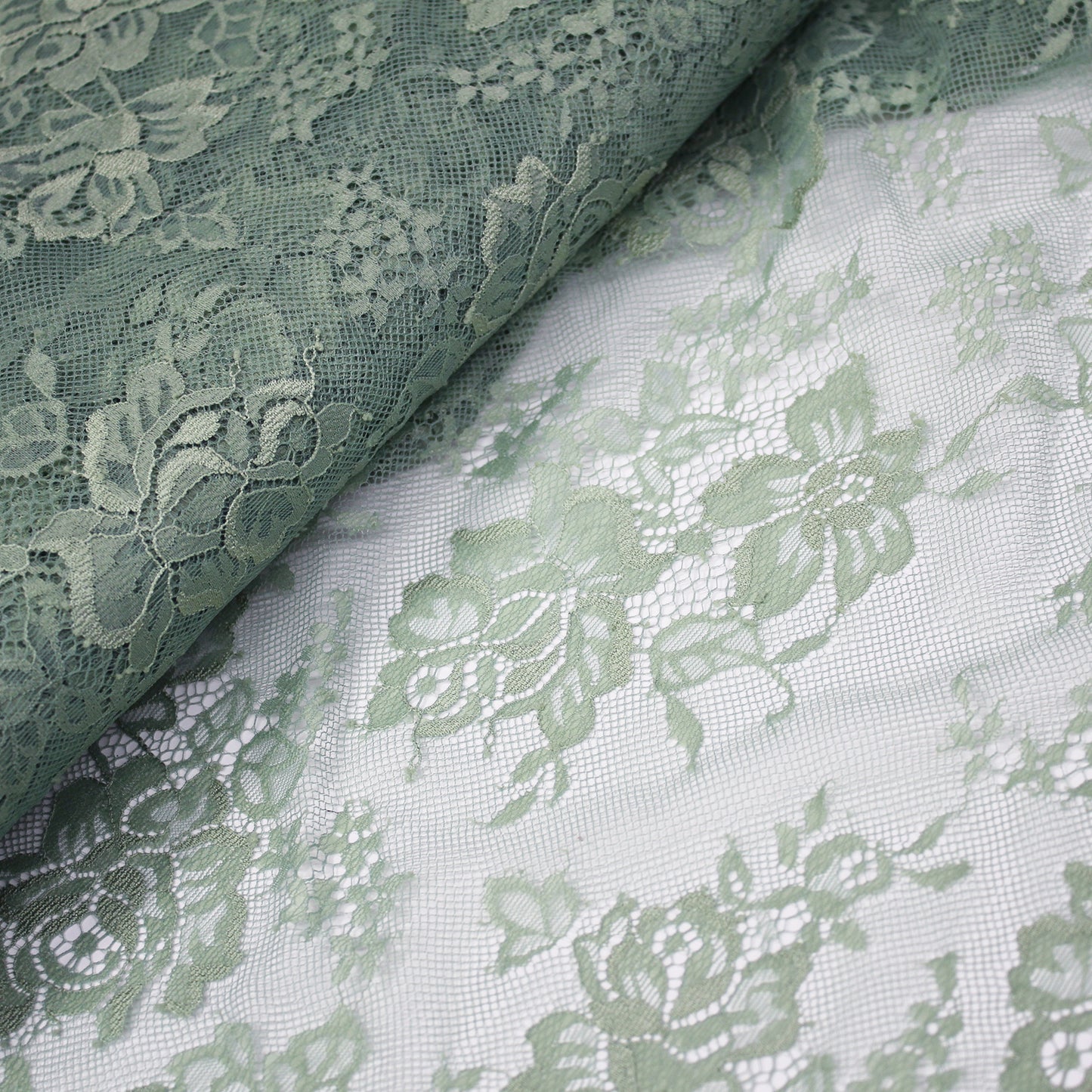 Double Border Chantilly Lace with Flowers (Available in 3m Pieces)