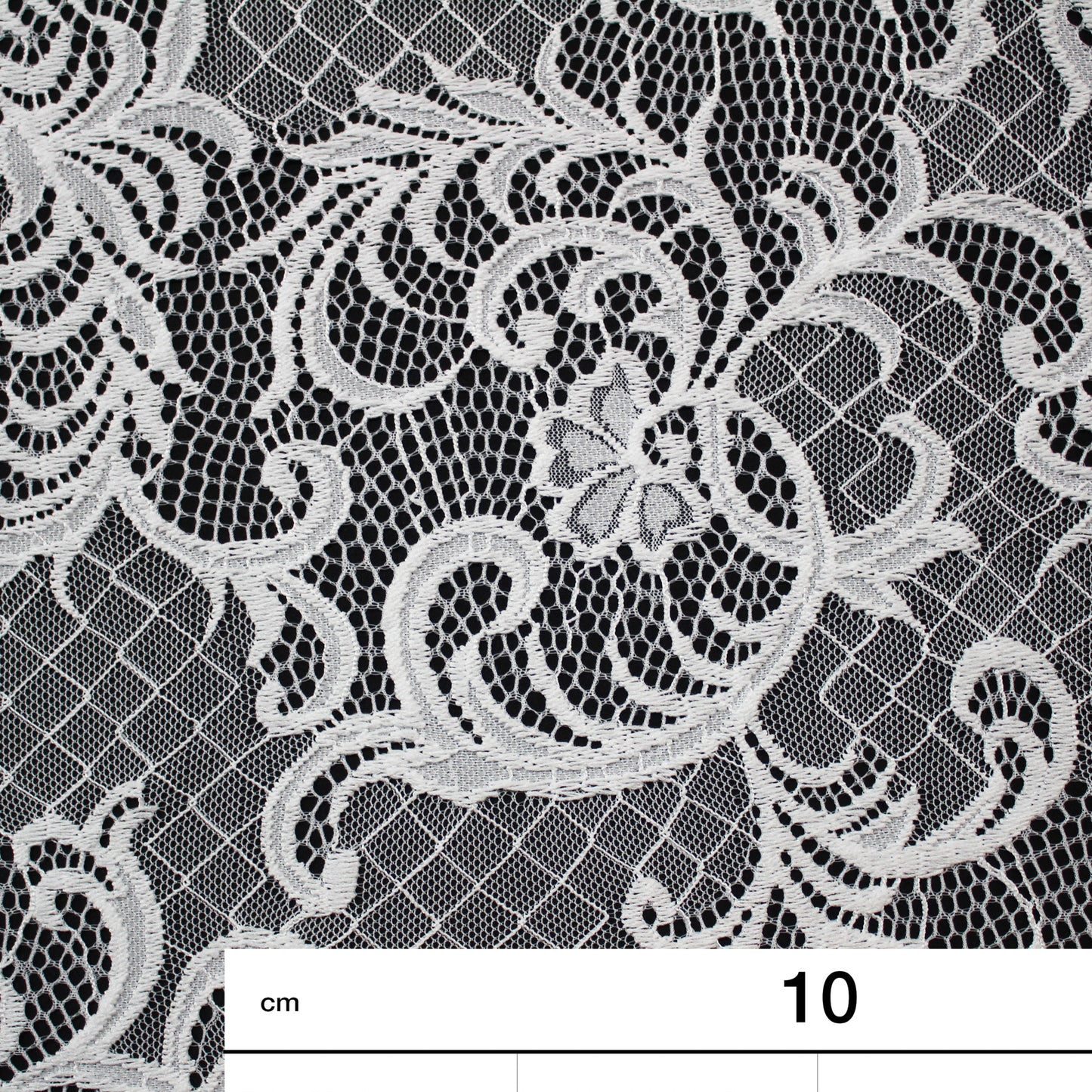 Pizzo Chantilly | Intreccio di Foglie e Ricamo Effetto Rete | Doppio Smerlo | H 140 cm | FW3507
