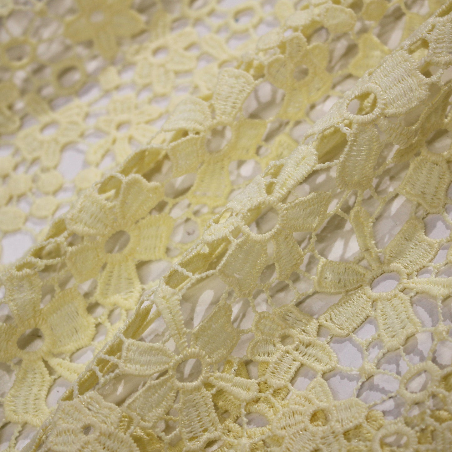 Macramé Lace with Full Field Flowers