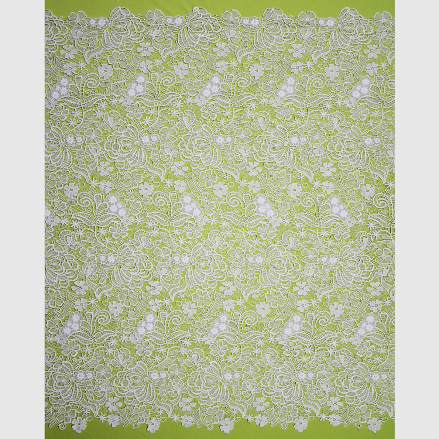Macramé Lace with Floral Motif