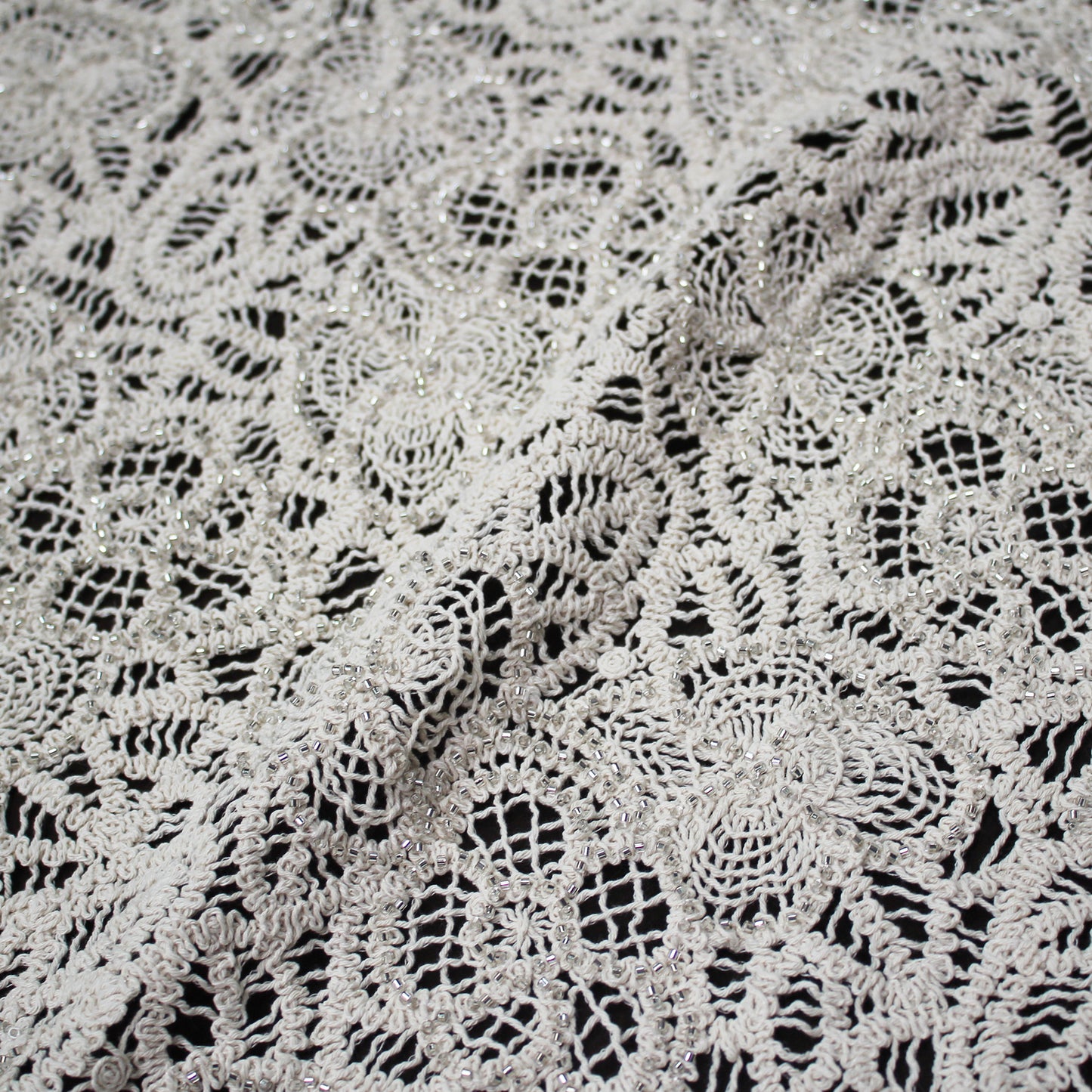 Macramé Lace with Flowers and Corals