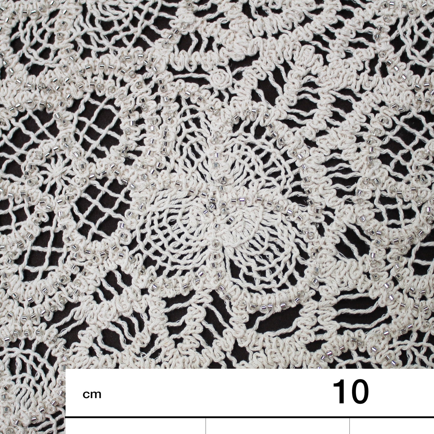 Macramé Lace with Flowers and Corals