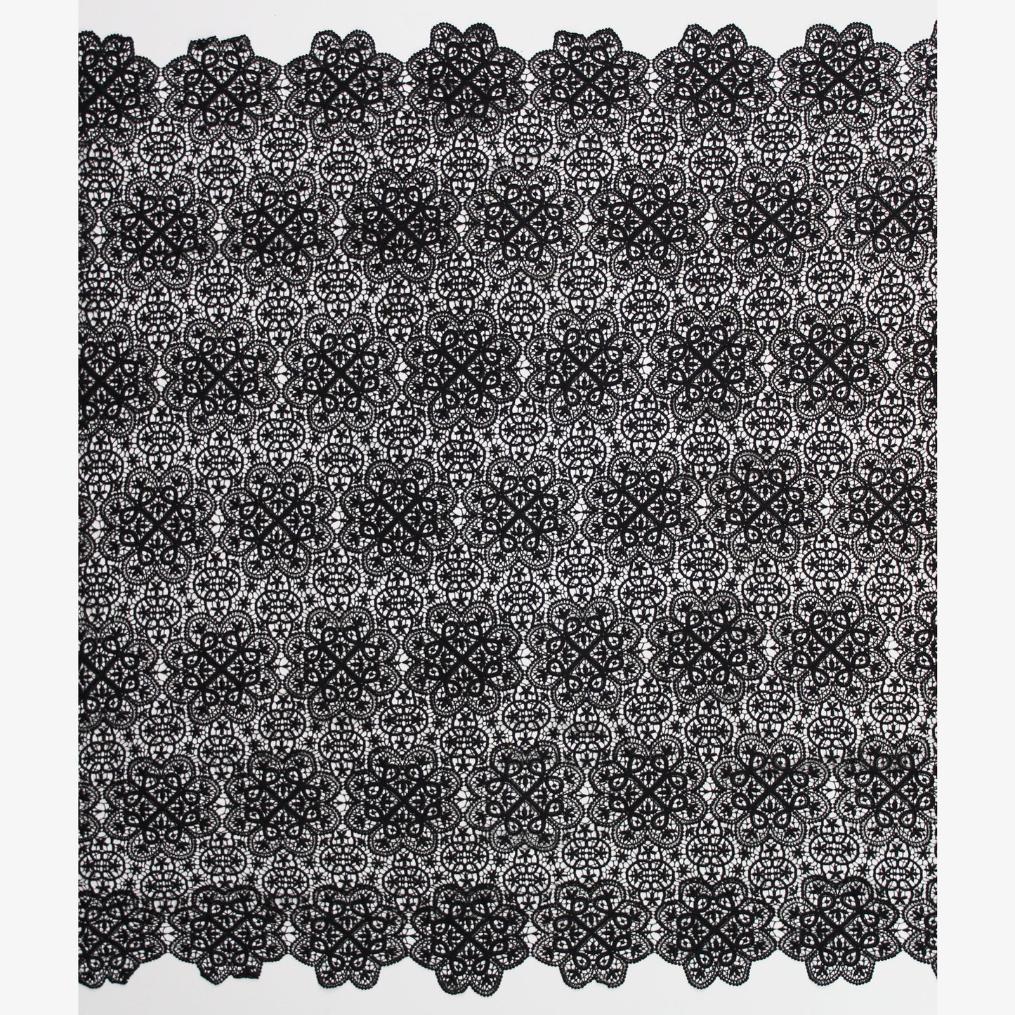 Macramé Lace with Rosette Motif