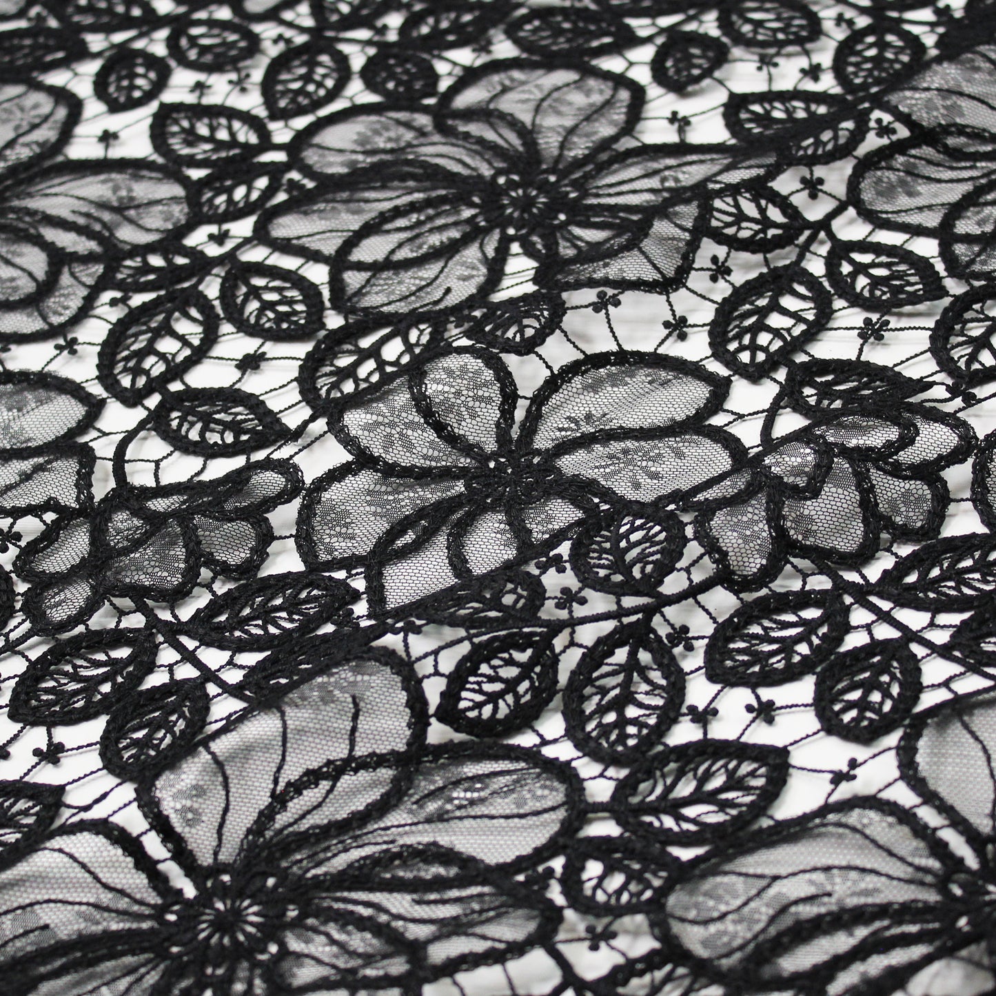 Macramé Lace with Chantilly Lace Flower Petals