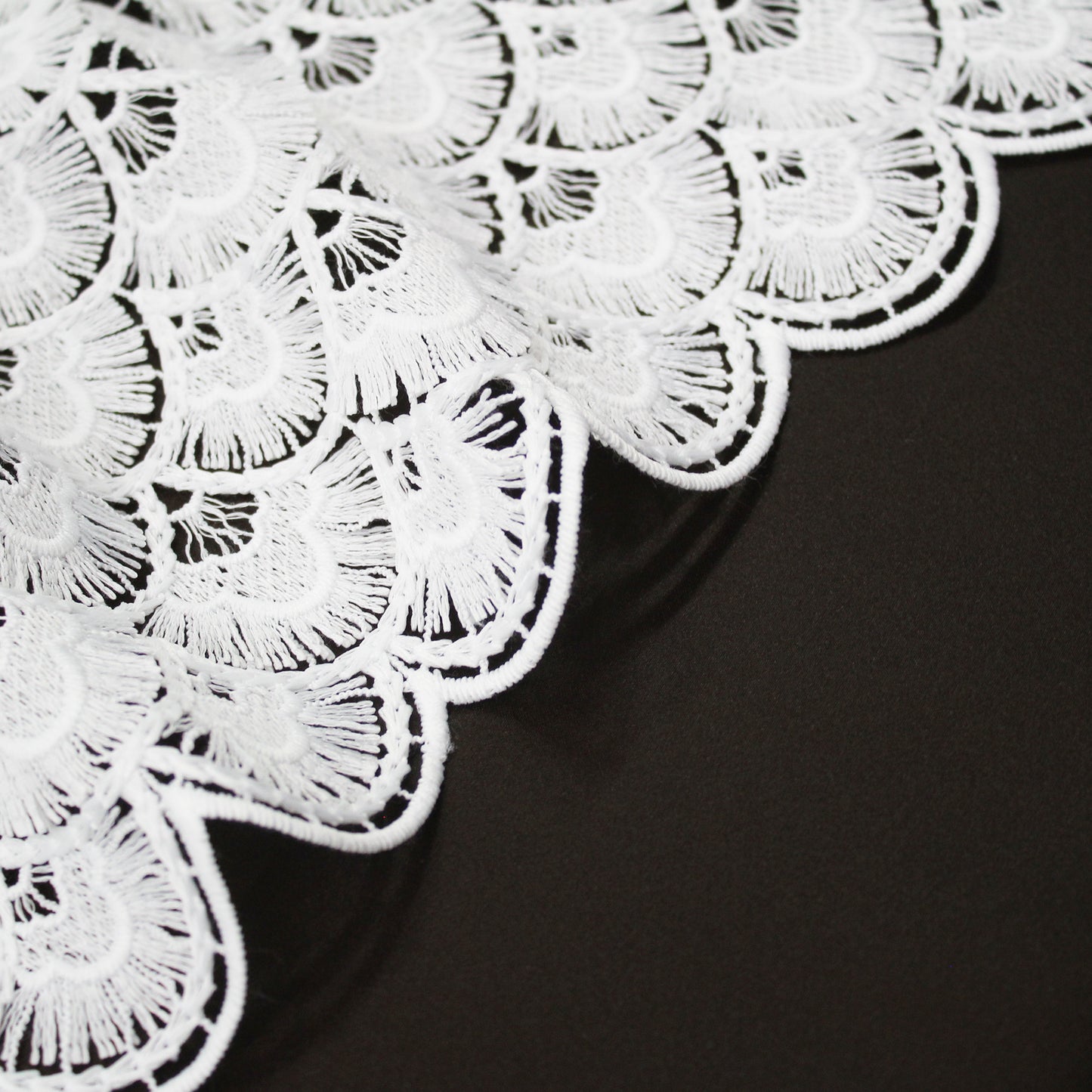Pizzo Macramè a Ventagli Squame