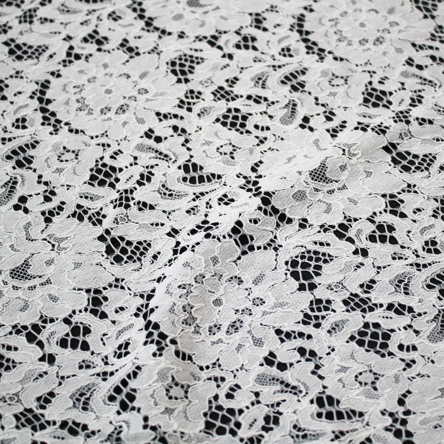 Re-embroidered Filet Lace | All-over Natural Pattern | Double Scalloped Edge | H 160 cm | FSW3517