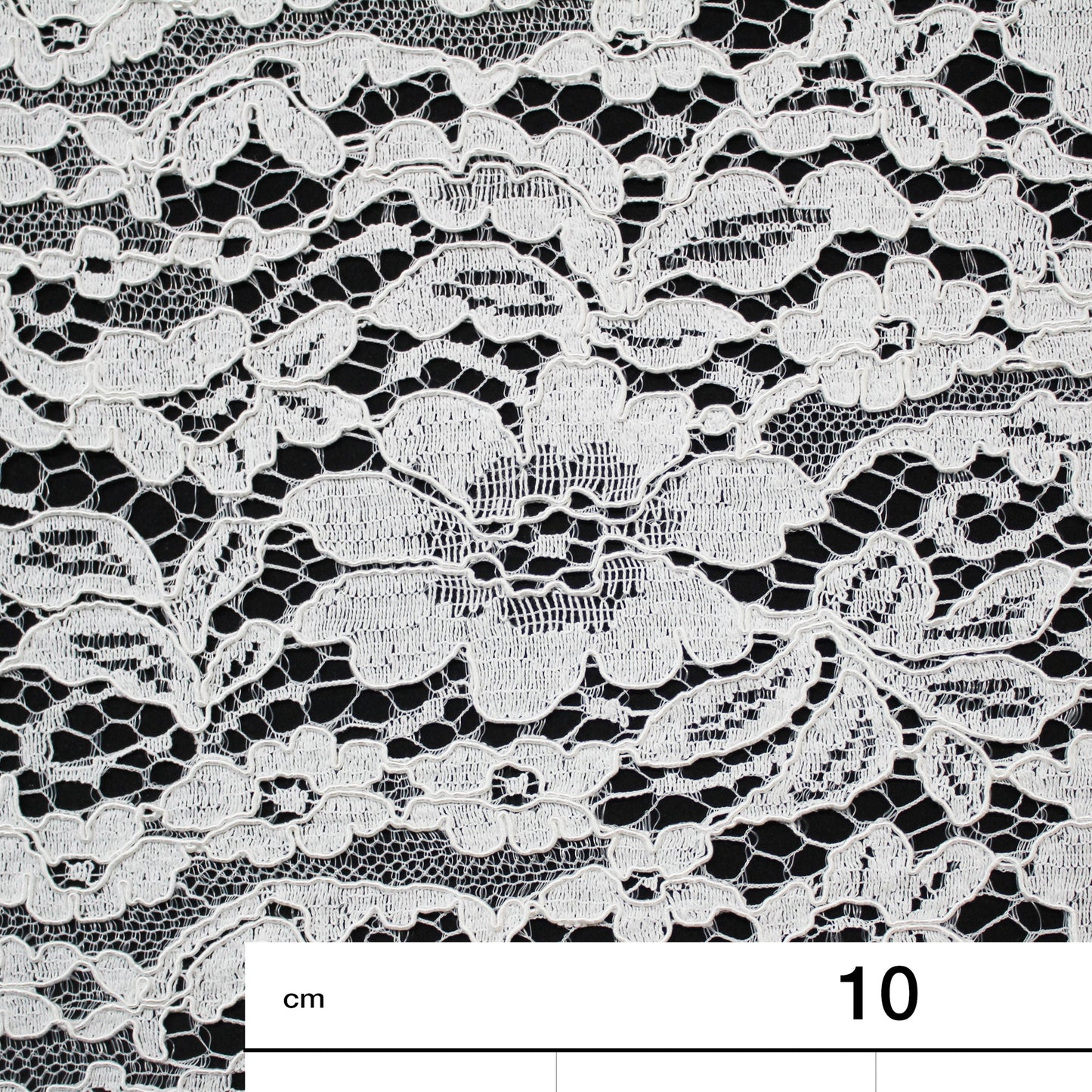 Re-embroidered Lace | Small & Large Flowers | Double Scalloped Edge | H 140 cm | FSW4155