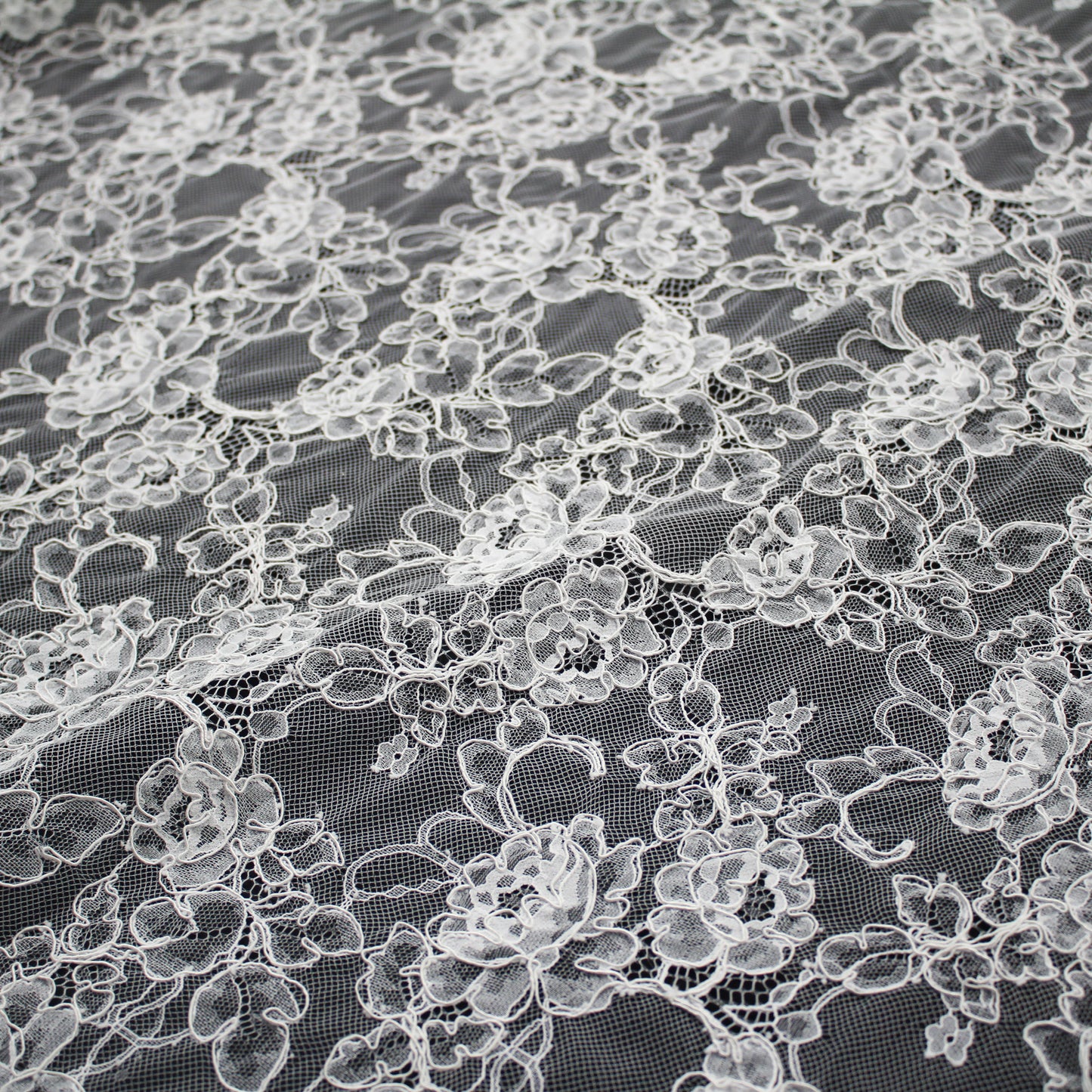 Re-embroidered Lace | All-over Floral Branches | Double Scalloped Edge | H 150 cm | FSW4261