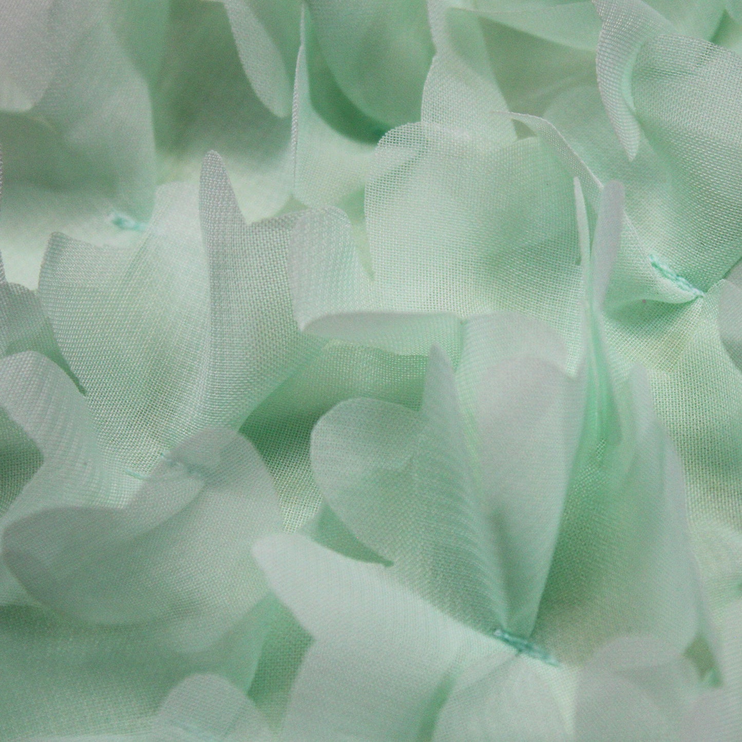 Tessuto Georgette Ricamato con Fiori e Petali 3D