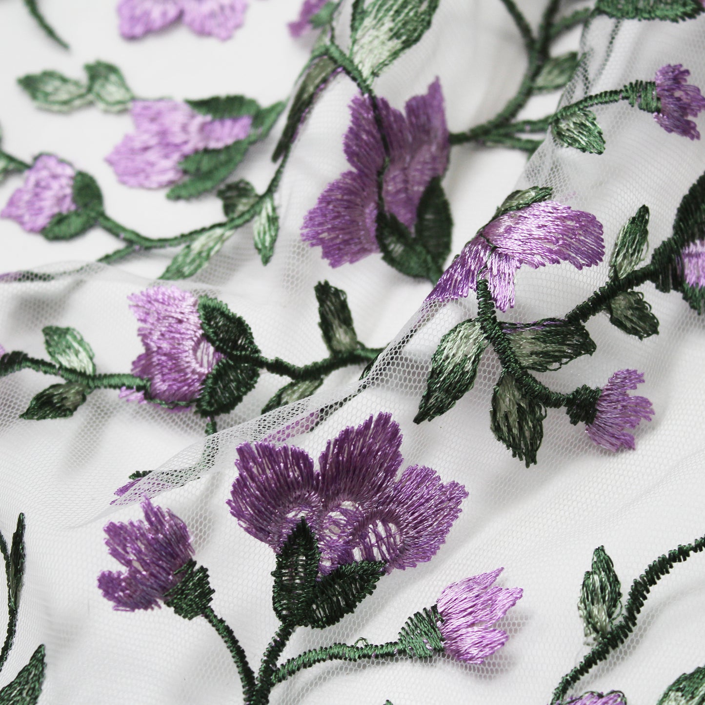 Tulle Ricamato con Fiori in Lurex Lavanda
