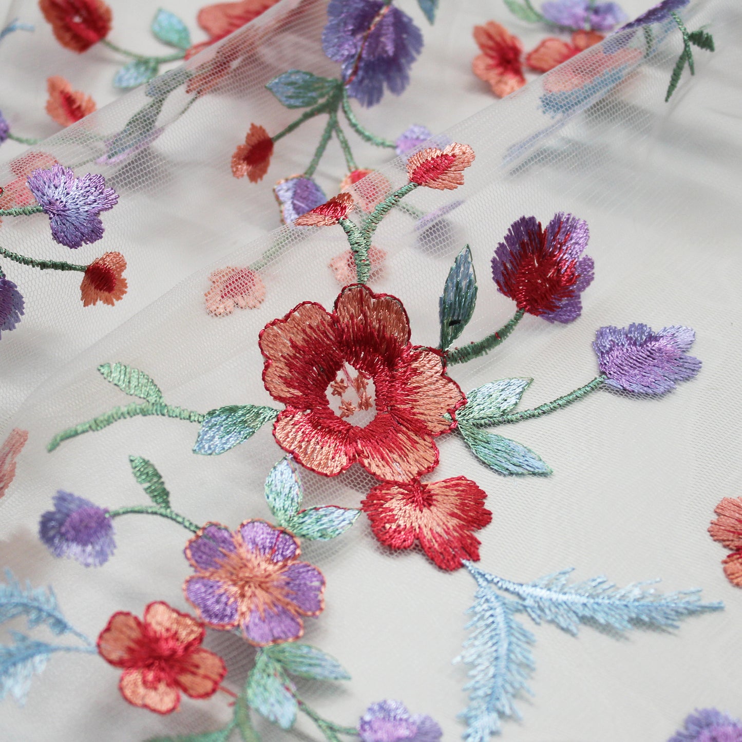 Tulle Ricamato Nude con Fiori in Lurex Corallo