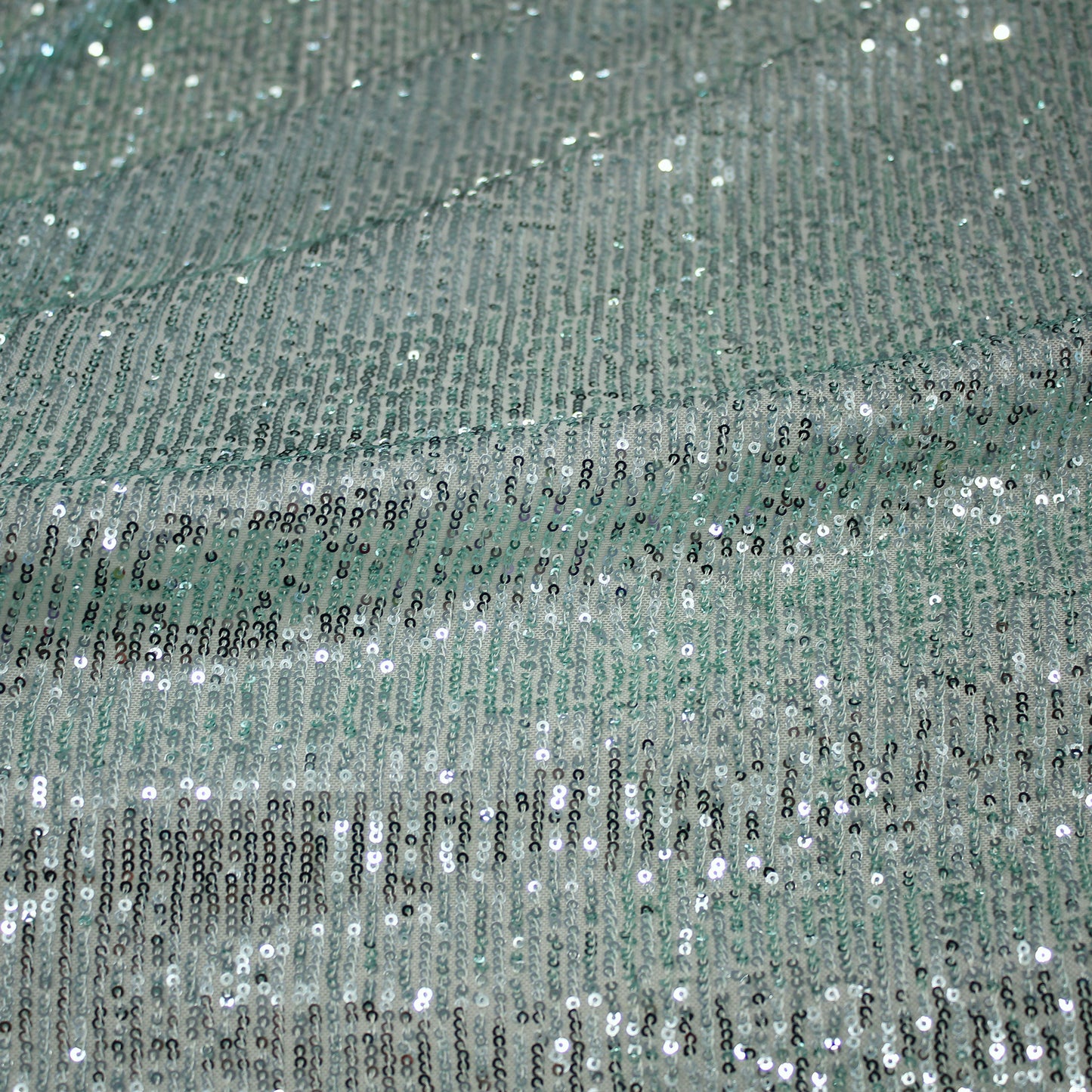 Tulle Ricamato con Paillettes Tono su Tono a Campo Pieno