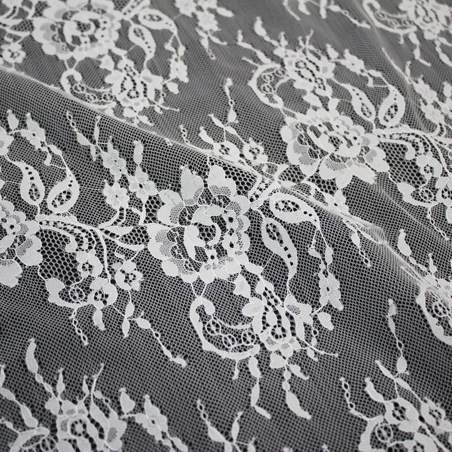 Pizzo Chantilly | Bande Orizzontali Zig Zag di Fiori | Doppio Bordo Basso | H 150 cm | FW4201