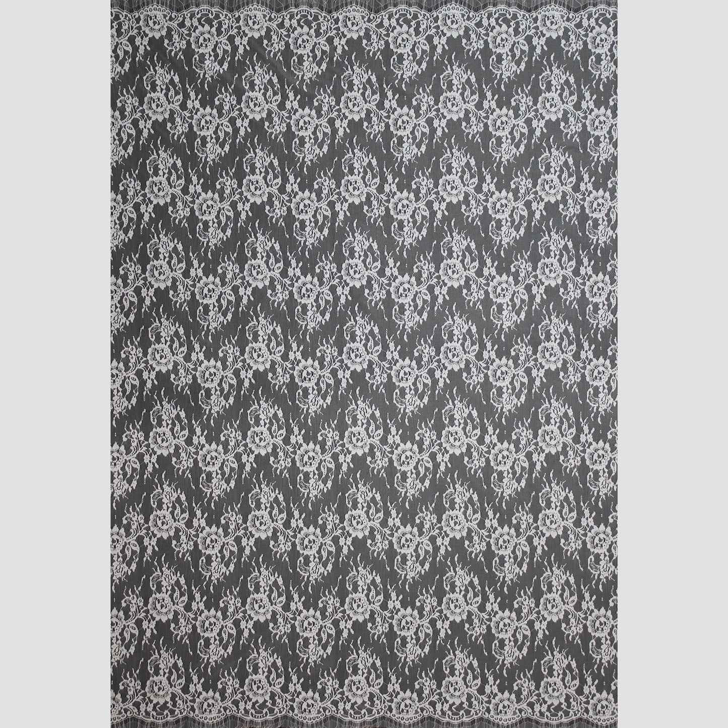 Pizzo Chantilly | Bande Orizzontali Zig Zag di Fiori | Doppio Bordo Basso | H 150 cm | FW4201