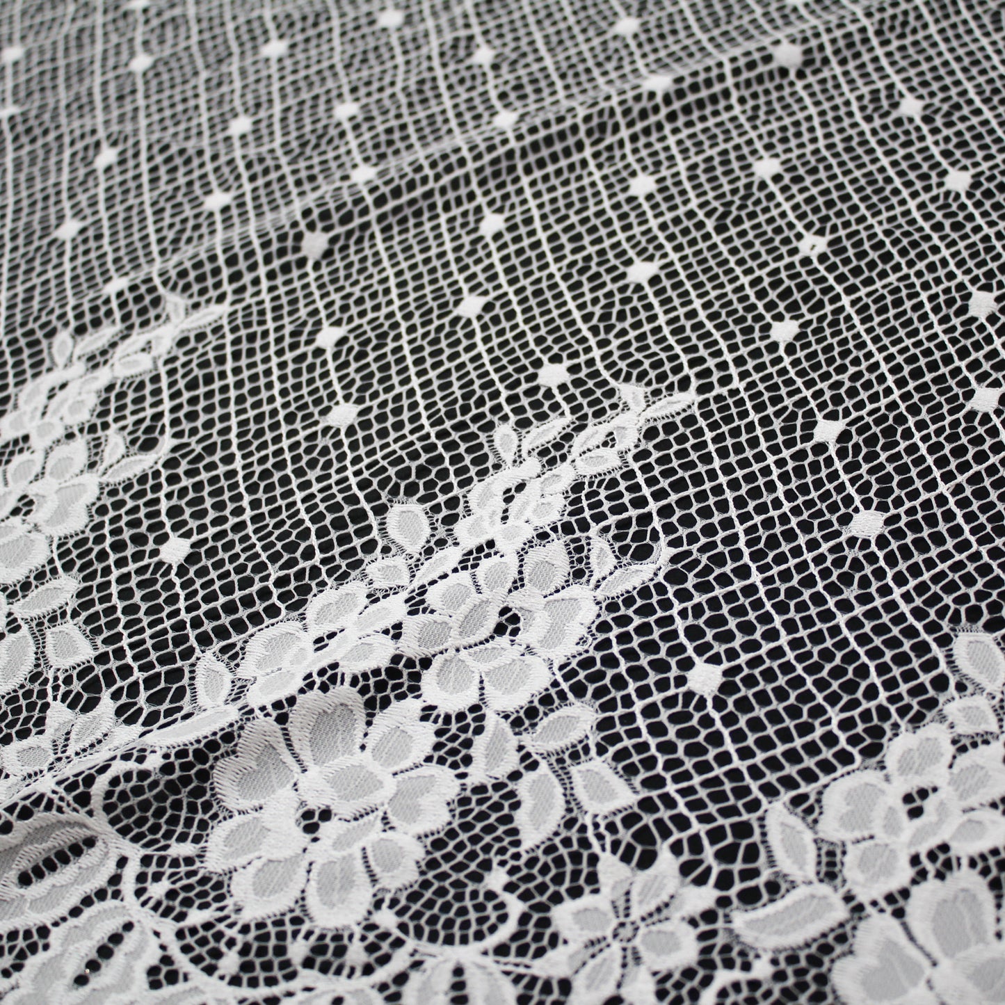 Pizzo Chantilly | Effetto Rete con Doppio Bordo di Fiori | H 150 cm | FW3768