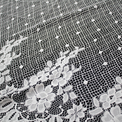 Pizzo Chantilly | Effetto Rete con Doppio Bordo di Fiori | H 150 cm | FW3768