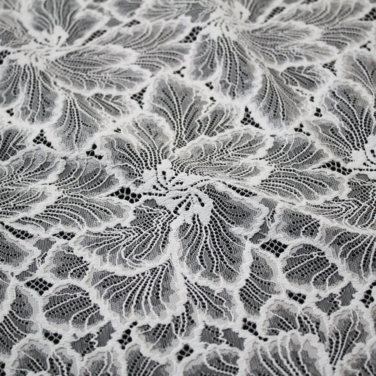 Pizzo Chantilly Filet | Fiori Grandi a Campo Pieno Effetto Lurex | H 140 cm | FW2482