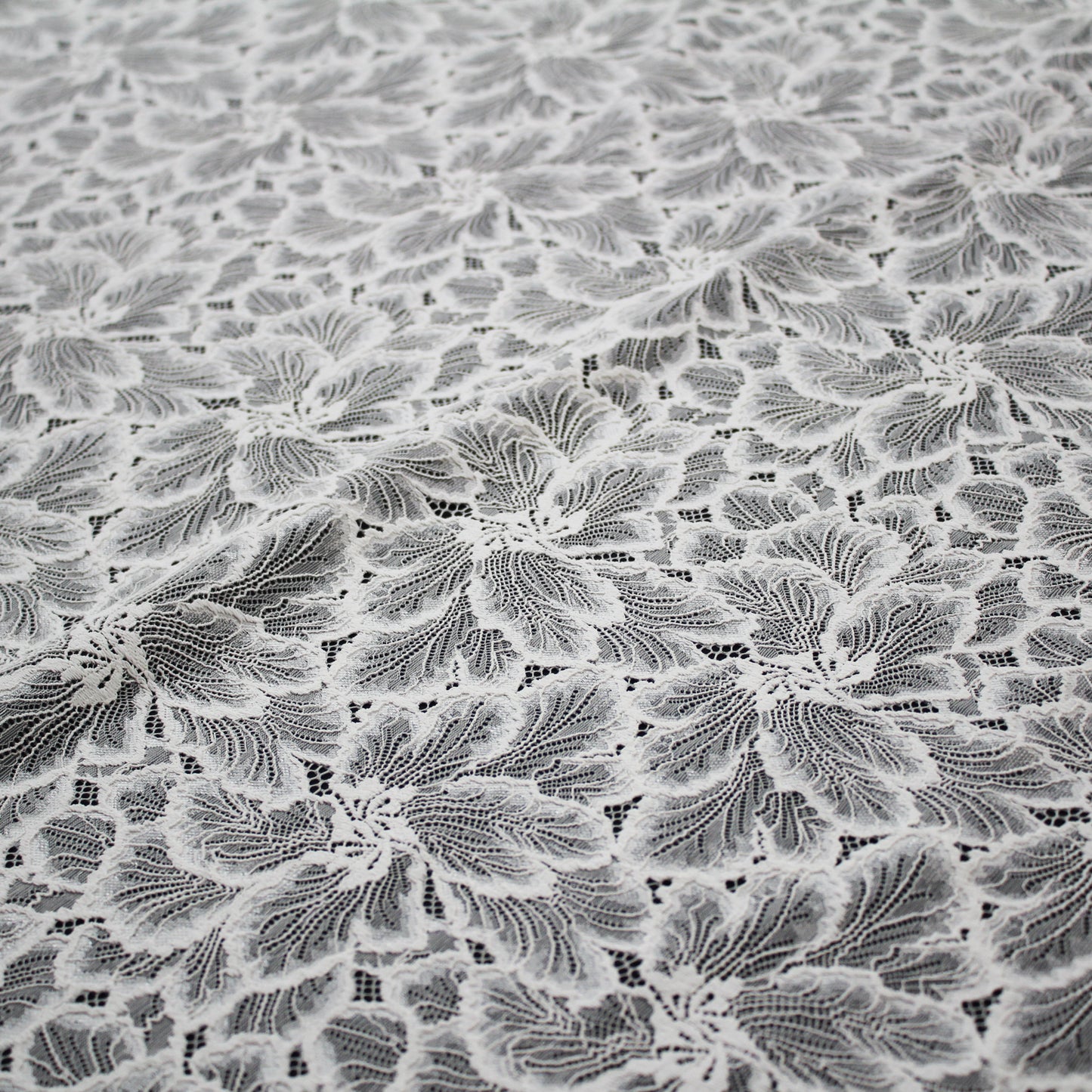 Pizzo Chantilly Filet | Fiori Grandi a Campo Pieno Effetto Lurex | H 140 cm | FW2482