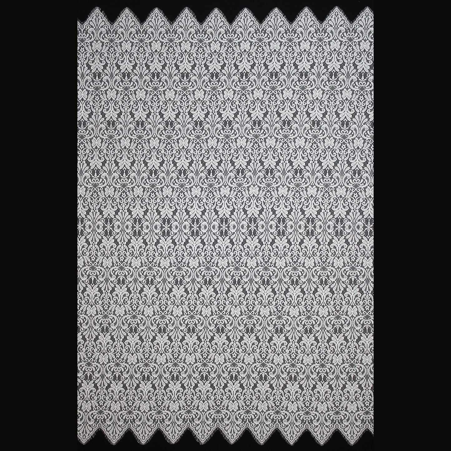 Pizzo Chantilly Filet | Motivo Arabesco a Campo Pieno | Doppio Smerlo | H 140 cm | FW3482