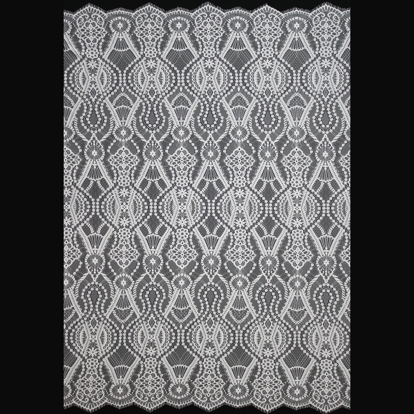 Pizzo Chantilly Filet | Motivo Arabesco Geometrico | Doppio Smerlo | H 140 cm | FW3487