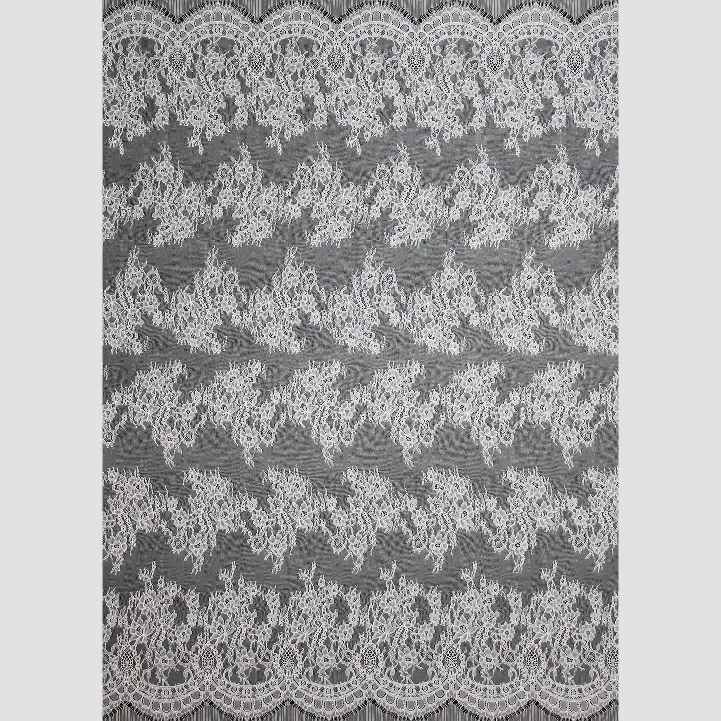 Pizzo Chantilly | Fiori a Zig Zag Orizzontale | Doppio Bordo Medio-Alto | H 150 cm | FW853