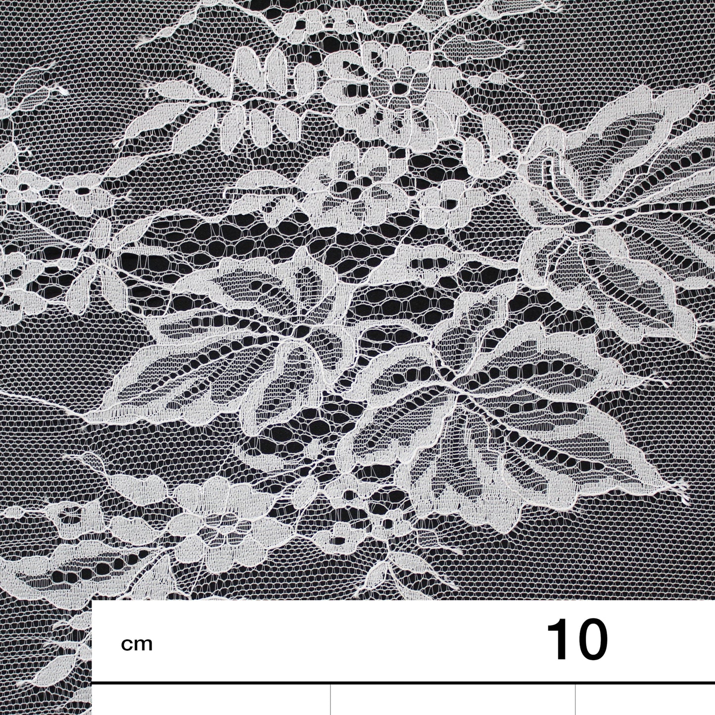 Pizzo Chantilly | Foglie e Fiori a Campo Pieno | Senza Bordo | H 140 cm | FW2609
