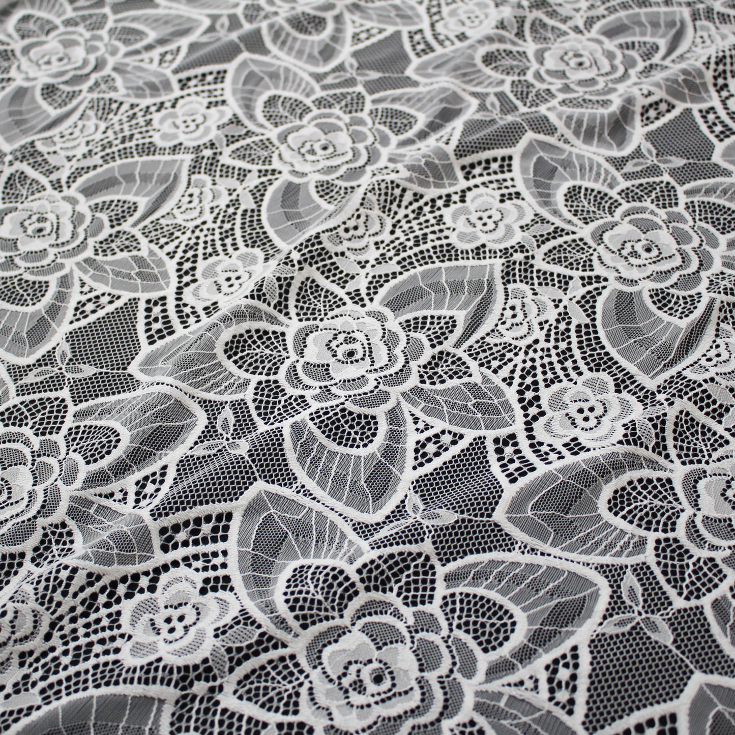 Pizzo Chantilly | Foglie e Fiori Grandi e Piccoli | Doppio Bordo | H 140 cm | FW3510