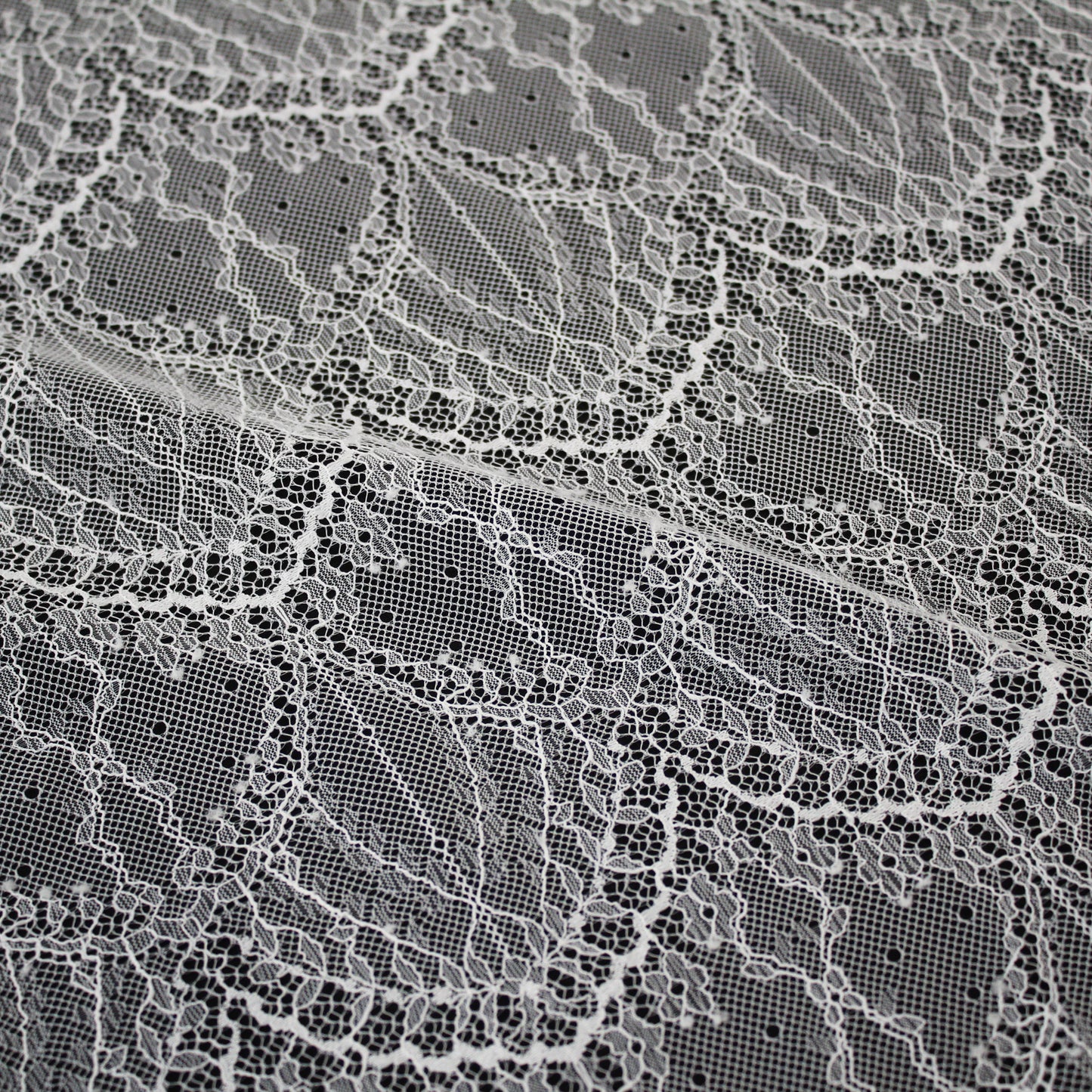 Pizzo Chantilly Ombré | Motivo Geometrico ad Archi | Smerlo | H 145-150 cm | FW3950