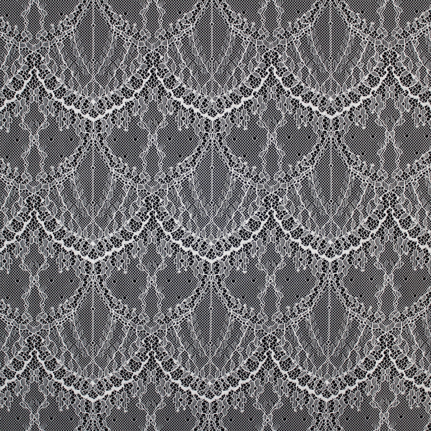 Pizzo Chantilly Ombré | Motivo Geometrico ad Archi | Smerlo | H 145-150 cm | FW3950