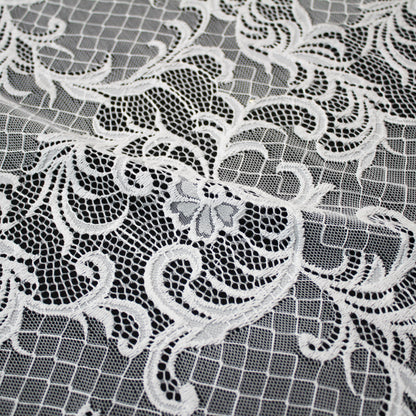 Pizzo Chantilly | Intreccio di Foglie e Ricamo Effetto Rete | Doppio Smerlo | H 140 cm | FW3507