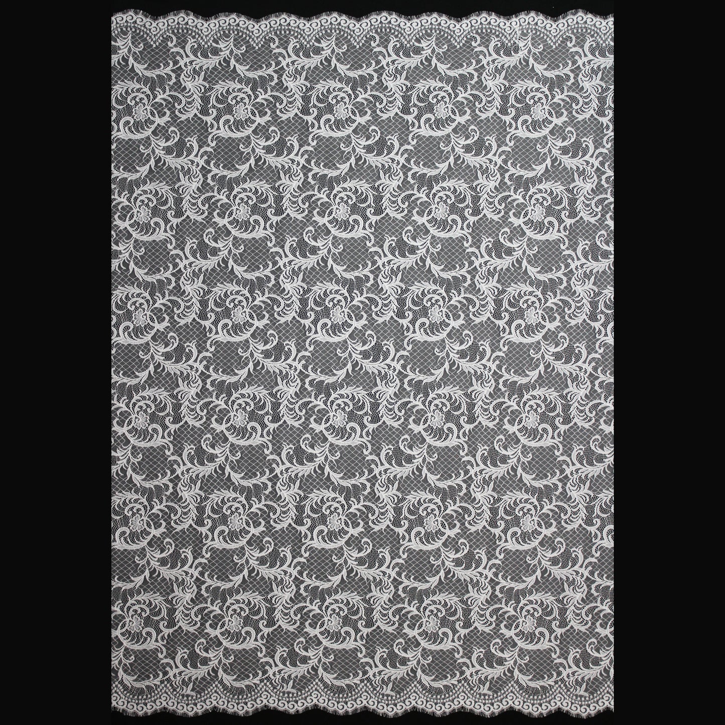 Pizzo Chantilly | Intreccio di Foglie e Ricamo Effetto Rete | Doppio Smerlo | H 140 cm | FW3507