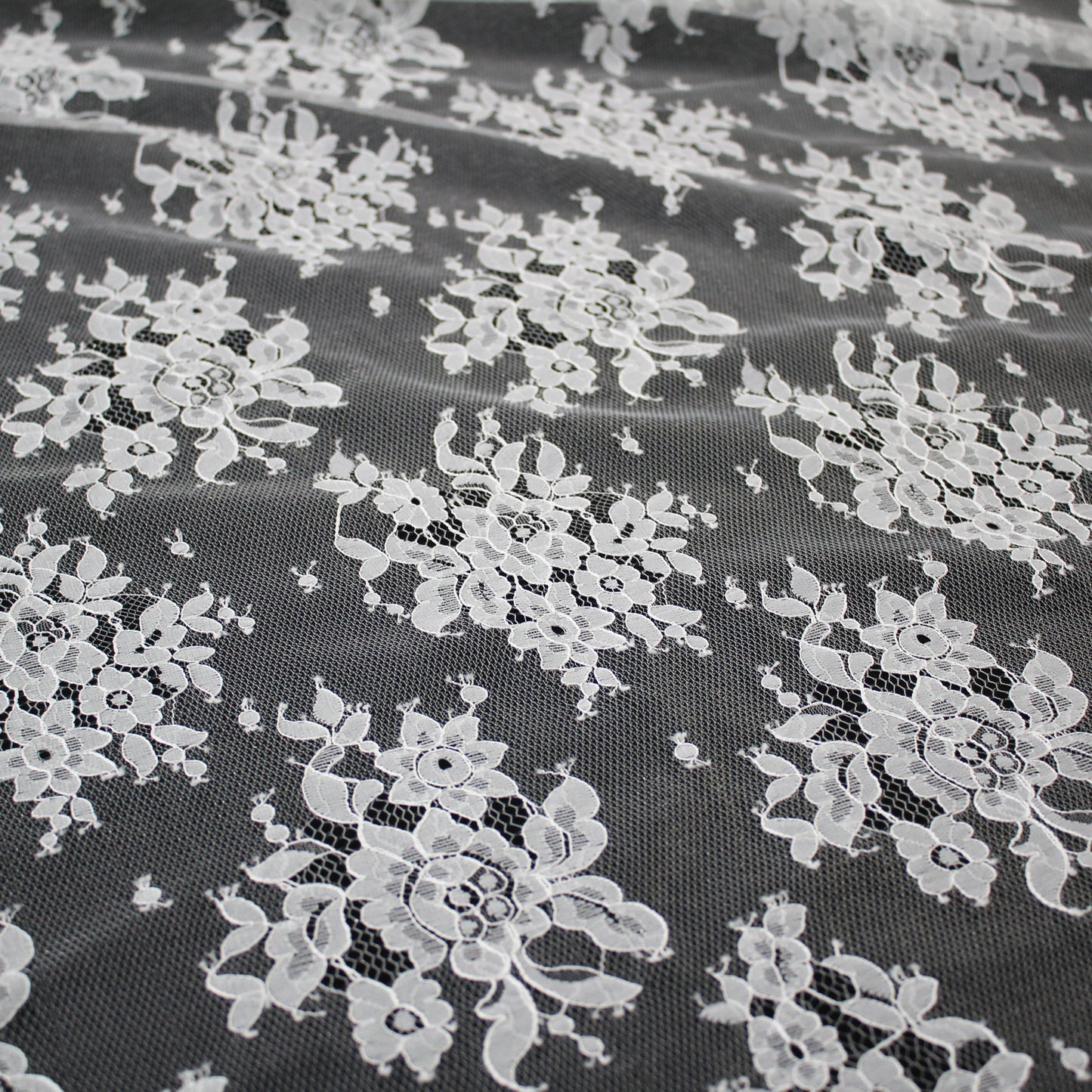 Pizzo Chantilly Lurex | Mazzi di Fiori Sparsi | Doppio Bordo Floreale Alto | H 150 cm | FW3884