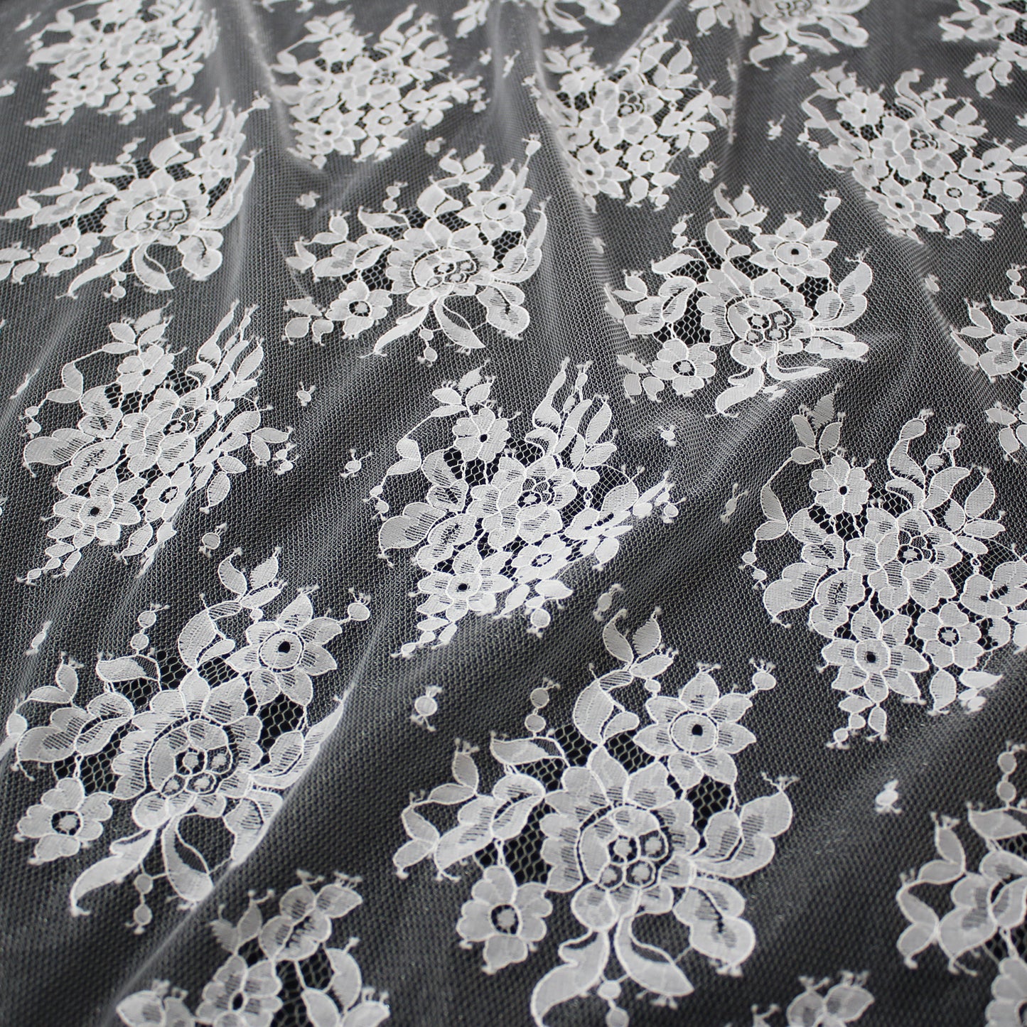 Pizzo Chantilly Lurex | Mazzi di Fiori Sparsi | Doppio Bordo Floreale Alto | H 150 cm | FW3884