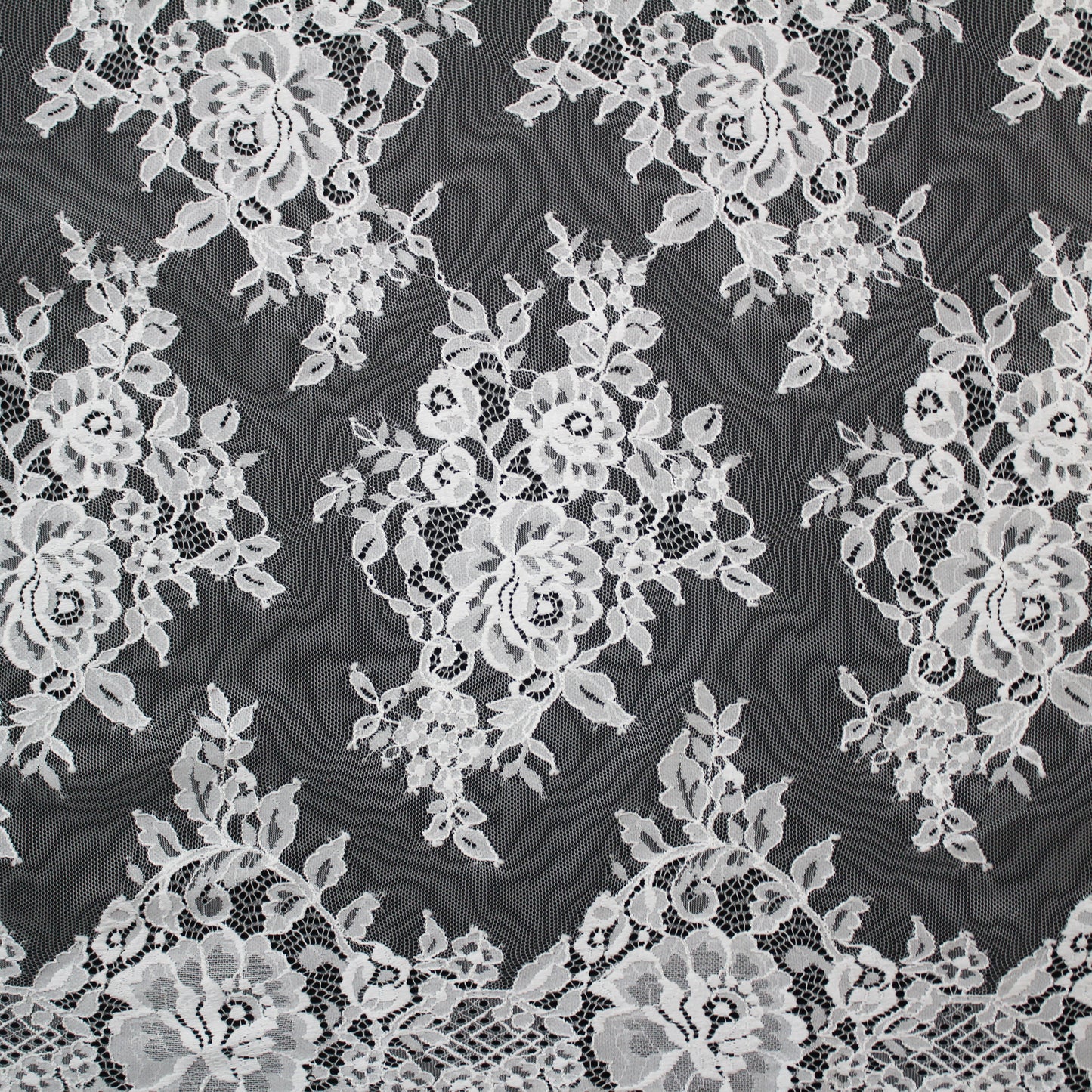 Pizzo Chantilly | Mazzi di Fiori a Campo Pieno | Doppio Bordo Basso | H 140 cm | FW633