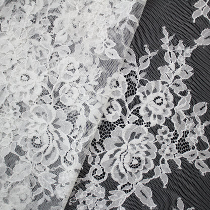 Pizzo Chantilly | Mazzi di Fiori a Campo Pieno | Doppio Bordo Basso | H 140 cm | FW633