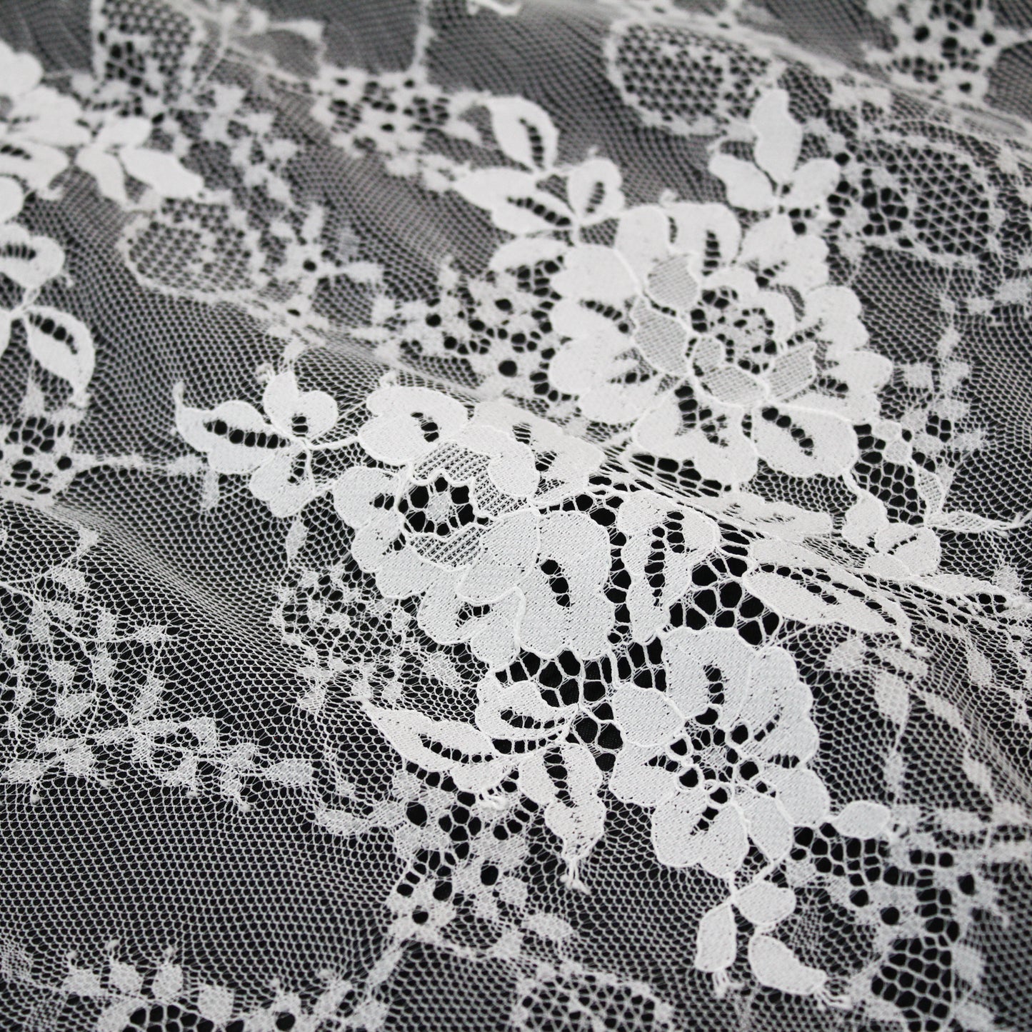 Pizzo Chantilly | Mazzi di Fiori a Campo Pieno | Doppio Bordo Basso | H 150 cm | FW1952
