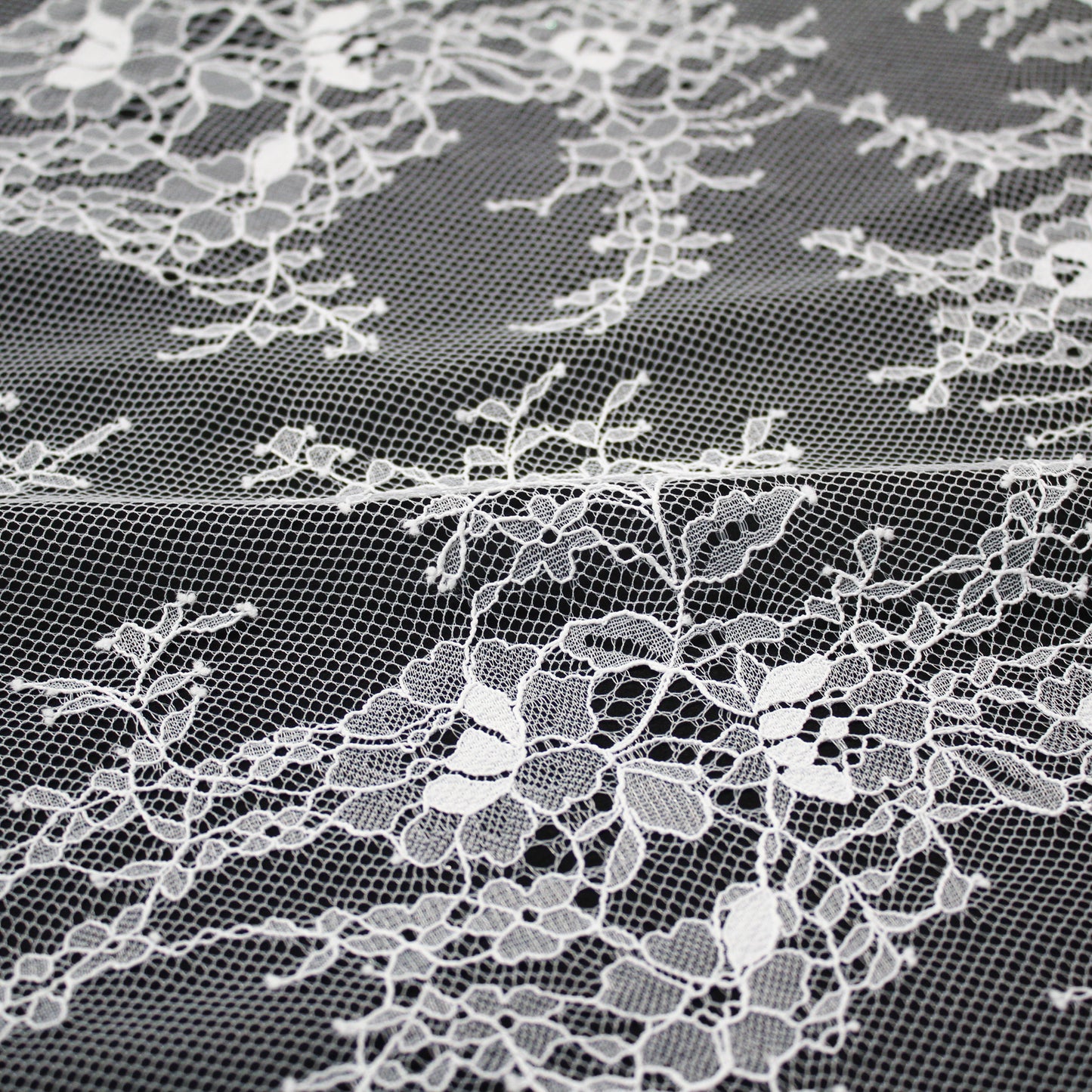 Pizzo Chantilly | Mazzi di Fiori Piccoli | Senza Bordo | H 140 cm | FW2265