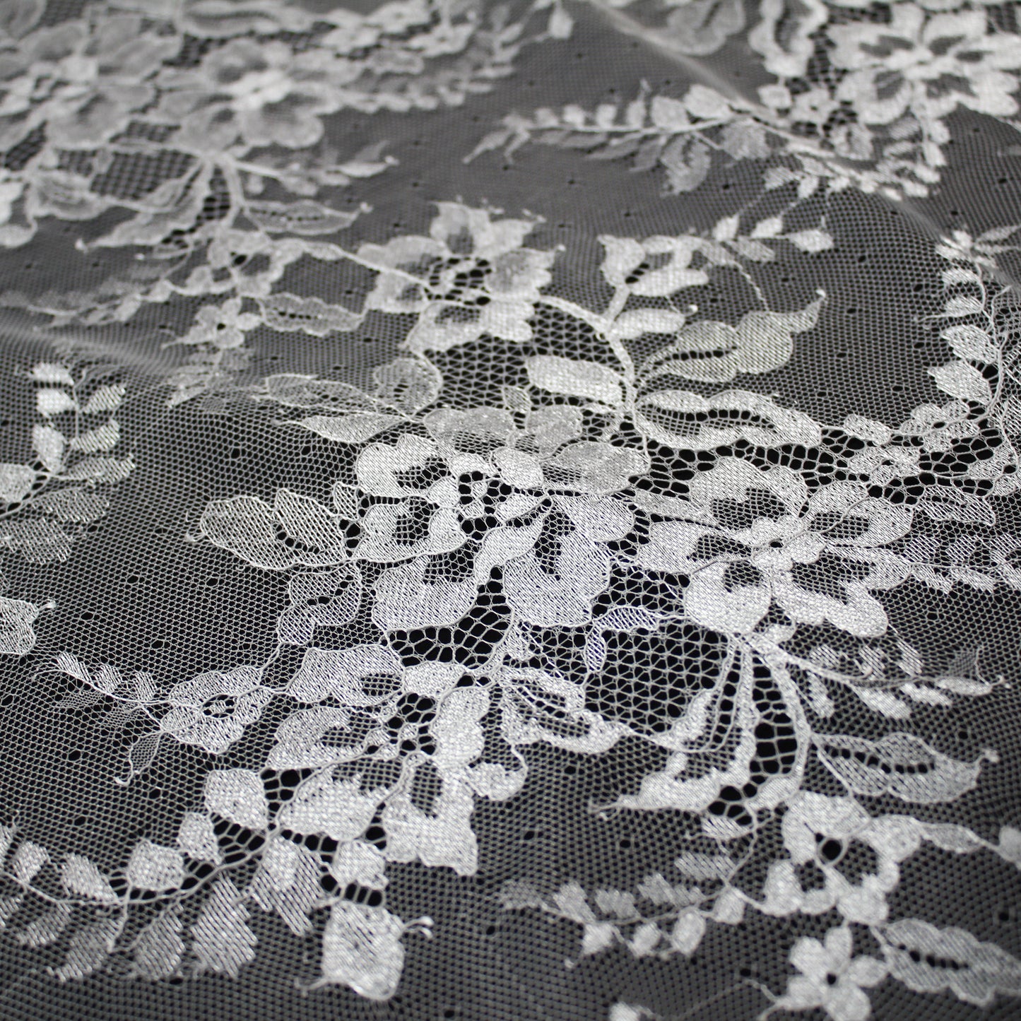Pizzo Chantilly | Mazzi di Fiori | Senza Bordo | H 140 cm | FW2610