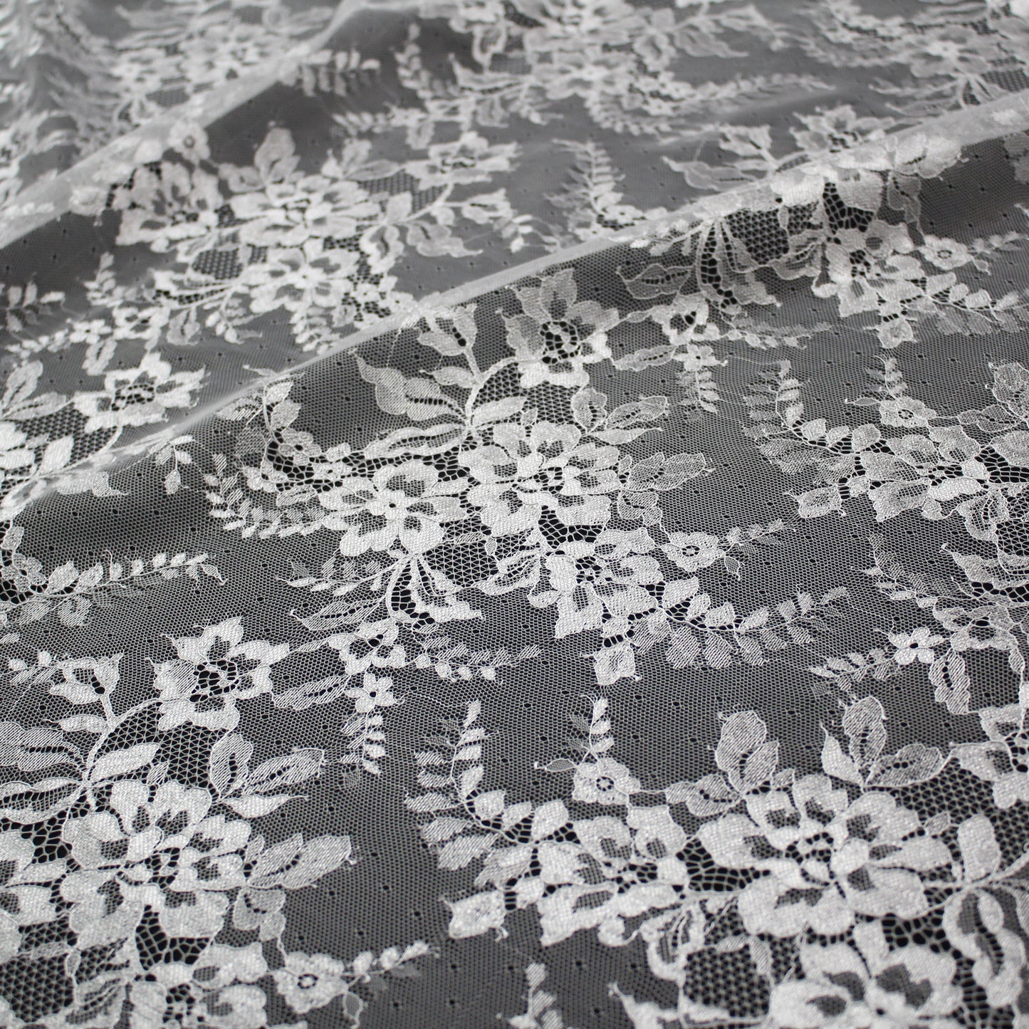 Pizzo Chantilly | Mazzi di Fiori | Senza Bordo | H 140 cm | FW2610
