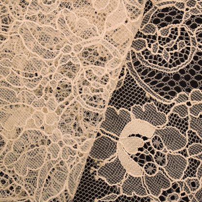 Pizzo Chantilly | Mazzi di Fiori Sparsi | Doppio Bordo Alto con Fiori e Paisley | H 130 cm | FW2969