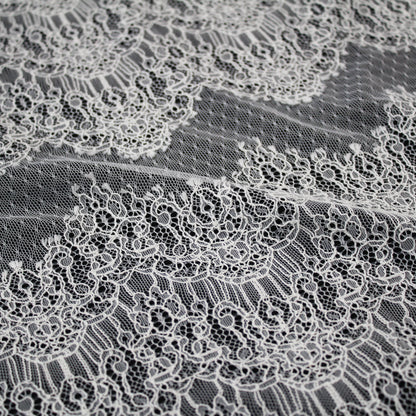 Pizzo Chantilly | Motivo Arabesco a Bande Larghe Orizzontali | Smerlo | H 130 cm | FW3947