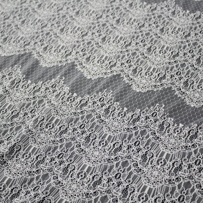 Pizzo Chantilly | Motivo Arabesco a Bande Larghe Orizzontali | Smerlo | H 130 cm | FW3947