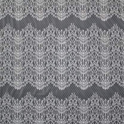 Pizzo Chantilly | Motivo Arabesco a Bande Larghe Orizzontali | Smerlo | H 130 cm | FW3947
