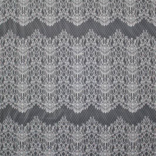 Pizzo Chantilly | Motivo Arabesco a Bande Larghe Orizzontali | Smerlo | H 130 cm | FW3947