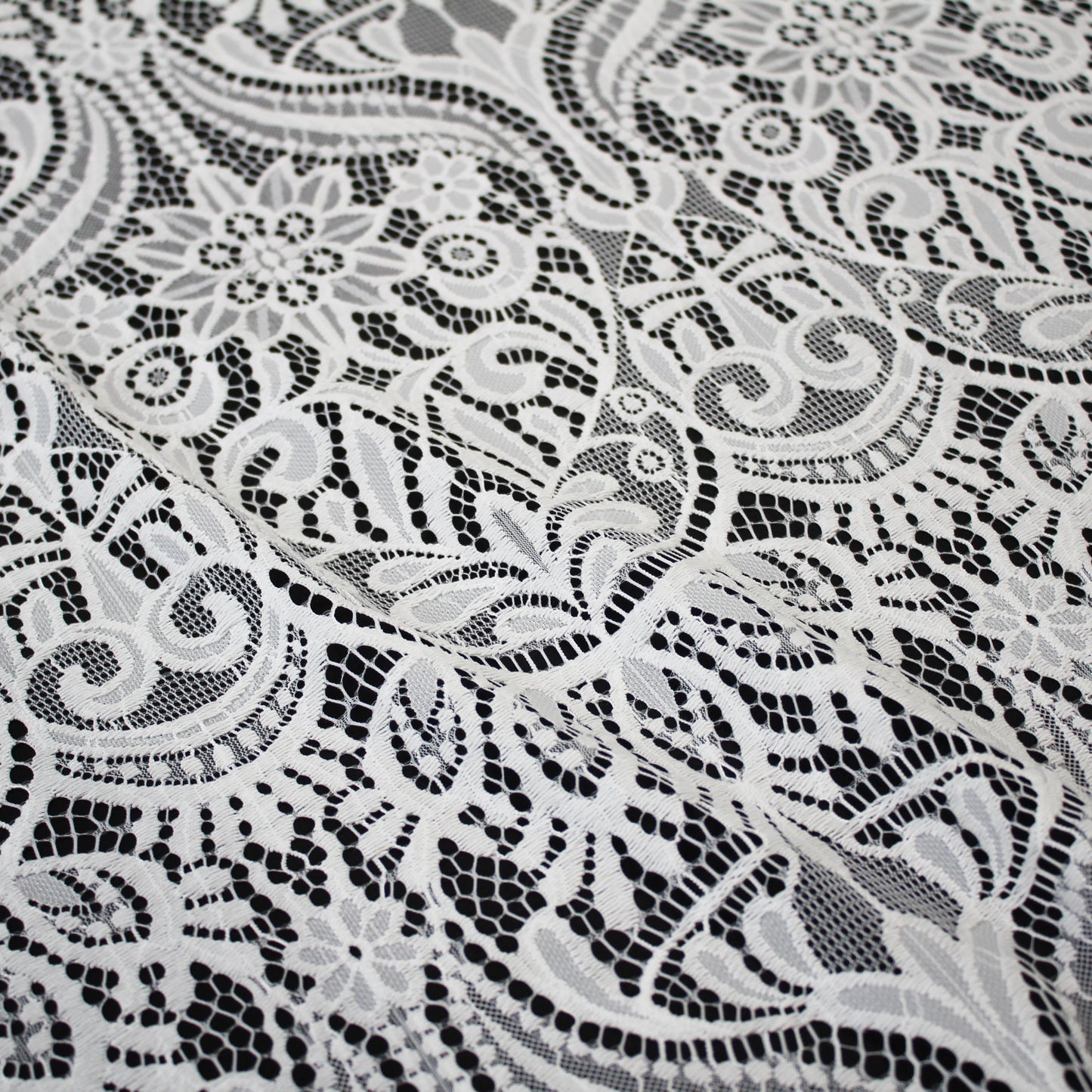 Pizzo Chantilly | Motivo Arabesco e Fiori a Stella | Doppio Smerlo | H 150 cm | FW3754