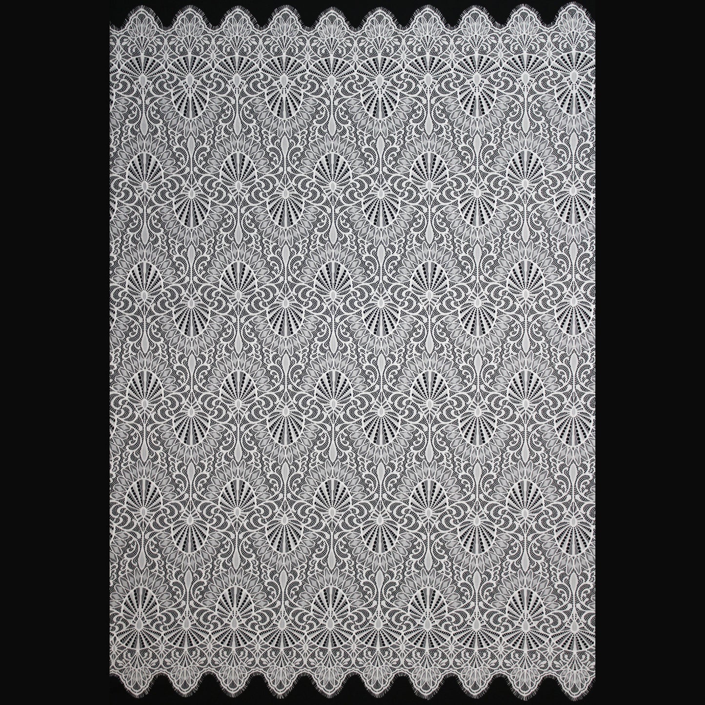 Pizzo Chantilly | Motivo Arabesco a Ventagli | Doppio Bordo | H 140 cm | FW3486